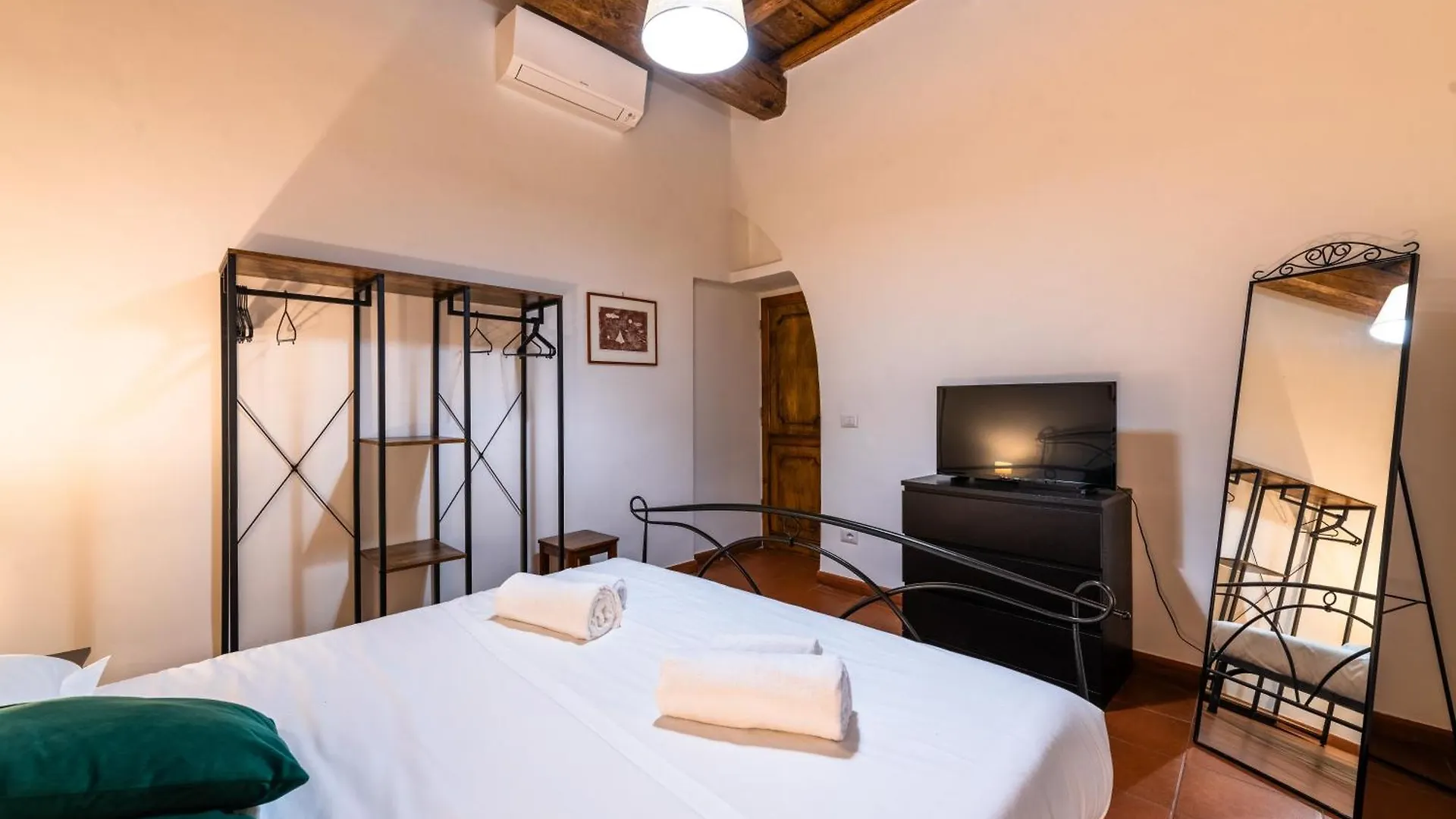 San Calisto Apartment Rome